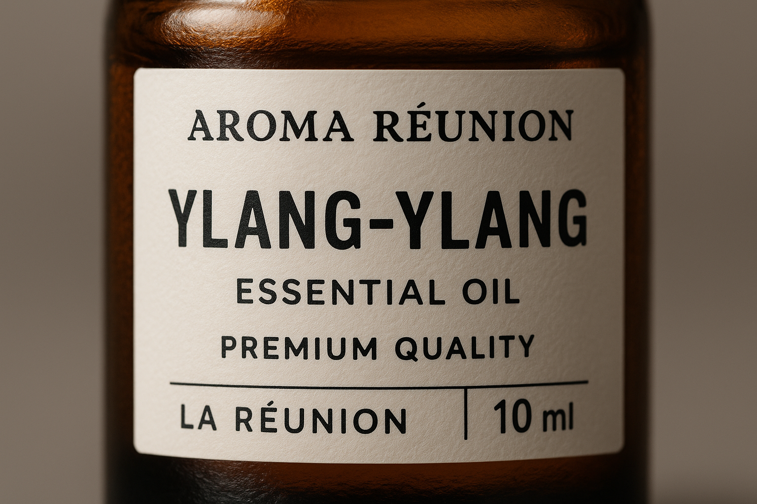Application huile essentielle ylang-ylang relaxation bien-être aromathérapie naturelle
